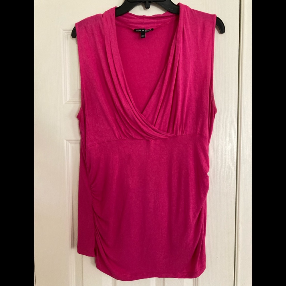 Sleeveless pink top